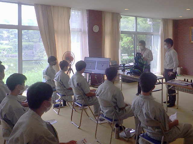 写真：浜松工業高校で静岡どぼくらぶ講座