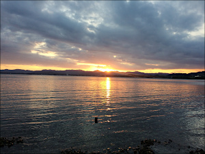 舘山寺<br>オルゴールミュージアム西側<br>岸辺からの夕日